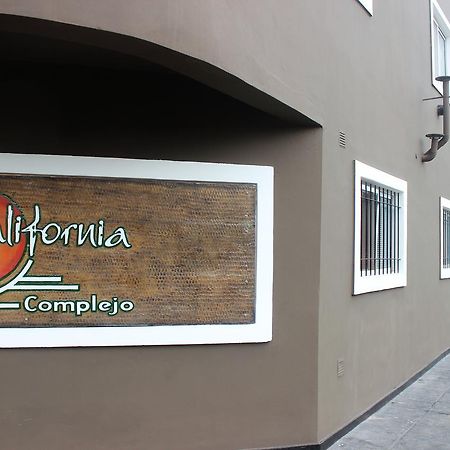 Complejo Kalifornia Apartment Pilar  Bagian luar foto